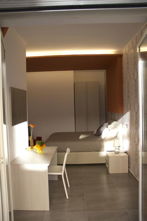 Happy Home Fiumicino Habitación foto